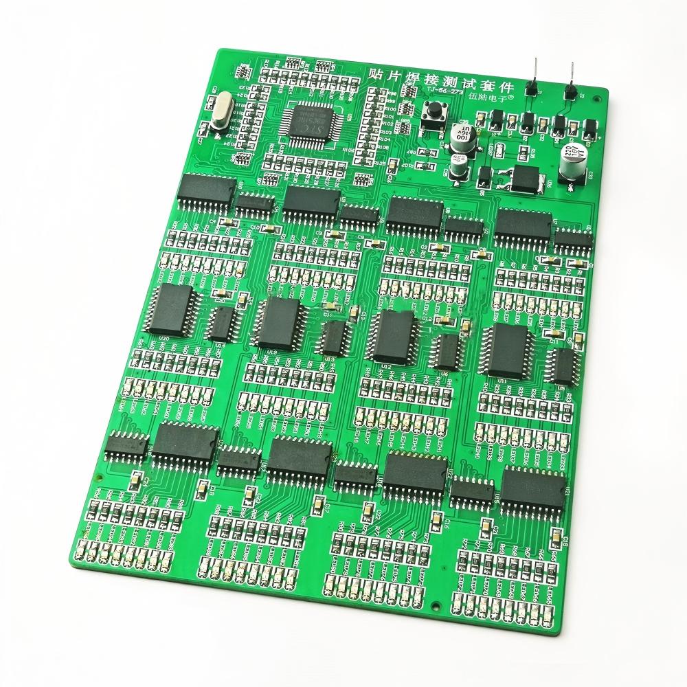 SMTはんだ付けトレーニング練習ボード 300 SMD部品  - Diy Electronics Learning Kit のレビューと価格